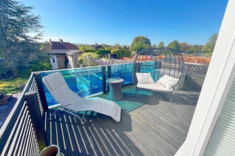 Raised decking area.jpg