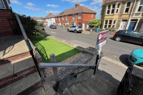 Front garden and steps.jpg