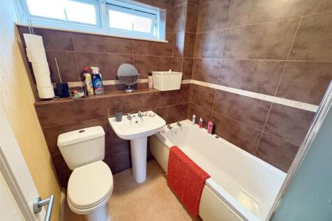 Bathroom (3).jpg