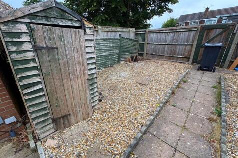 Rear garden (6).jpg
