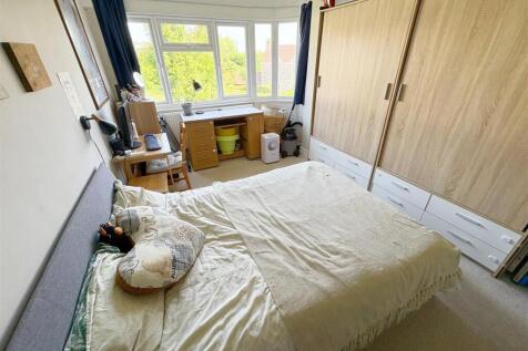 Bedroom One (8).jpg