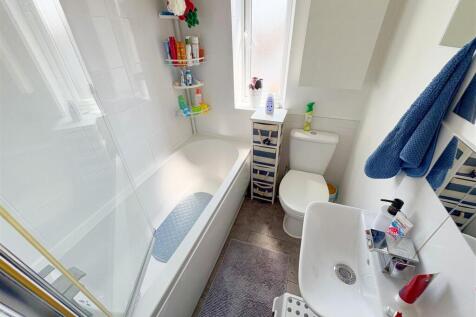 Bathroom (3).jpg