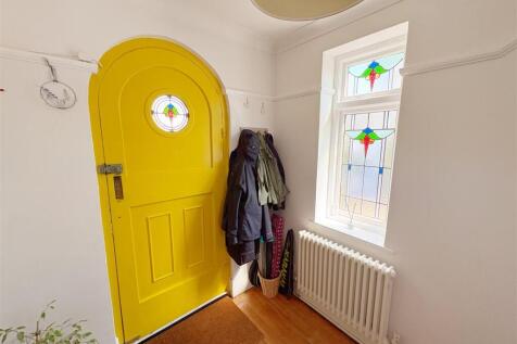 Hallway (1).jpg