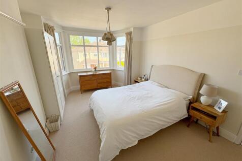 Bedroom One (2).jpg