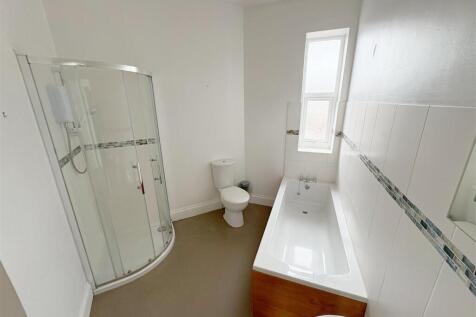 Bathroom (5).jpg