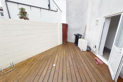Rear garden (6).jpg