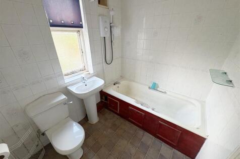 Bathroom (4).jpg