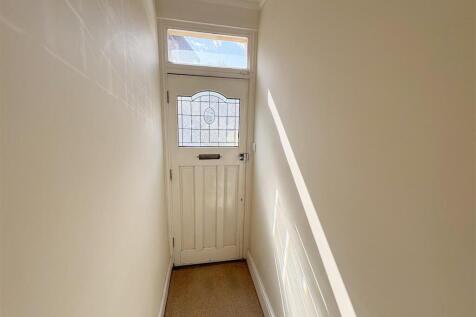 Hallway (3).jpg