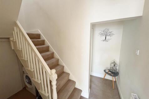 Hallway and stairs (1).jpg