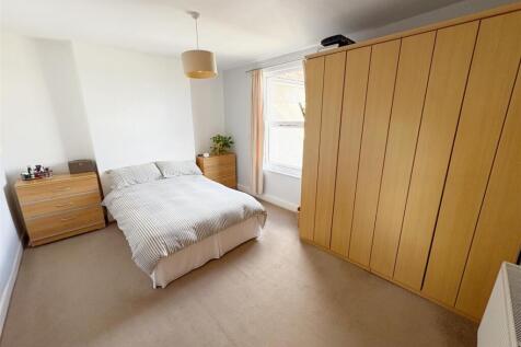 Bedroom One (2).jpg