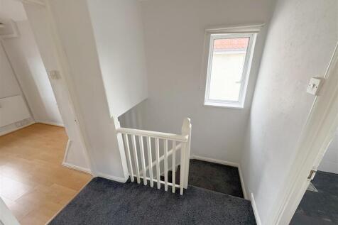 Landing and stairs (2).jpg
