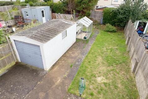 View over garden to rear.jpg