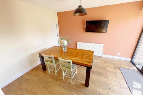 Dining area.jpg