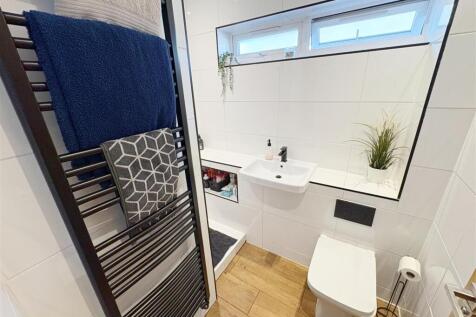 Downstairs shower room.jpg