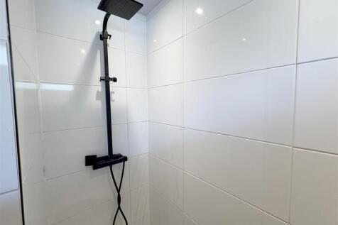 Downstairs shower room (1).jpg