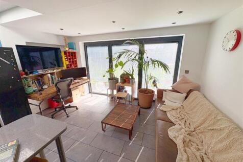 Kitchen_Breakfast room.jpg