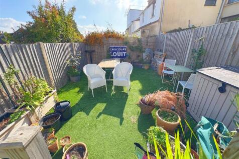 Rear garden (5).jpg