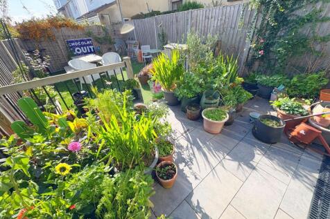 Rear garden and patio (6).jpg