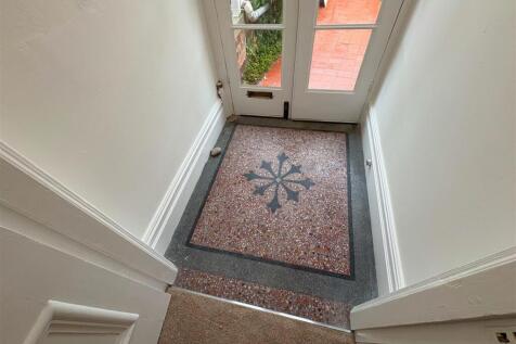 Vestibule.jpg