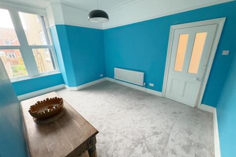 Dining room (1).jpg