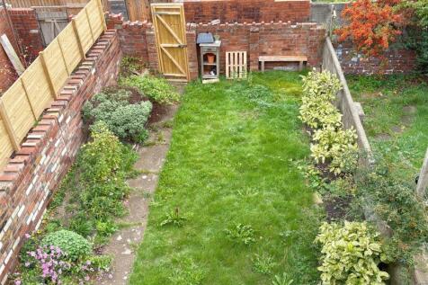 View over garden to rear.jpg