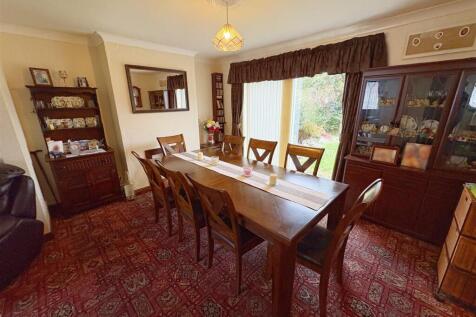 Dining room through to garden.jpg