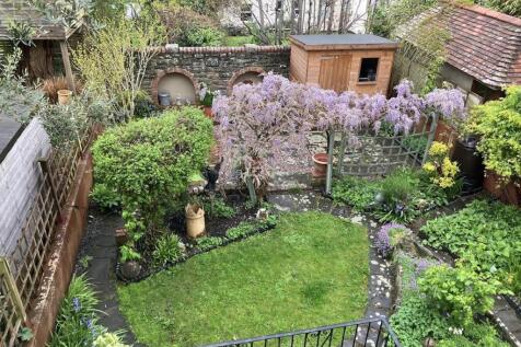 Rear garden in summer.jpg