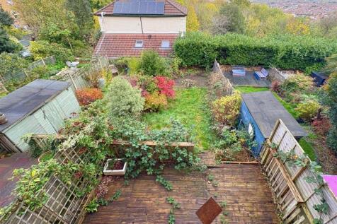 View over garden to rear.jpg