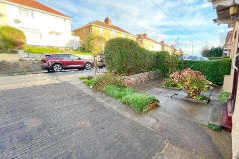 Front garden and driveway.jpg