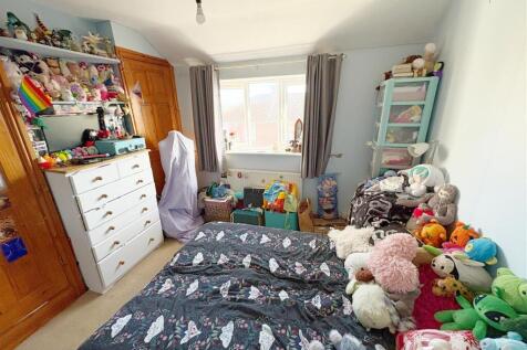 Bedroom Three (2).jpg