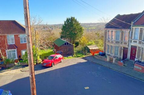 View to front of property.jpg