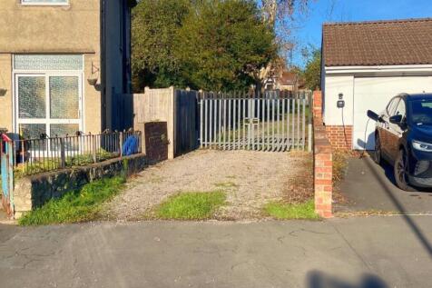 Gated rear lane access.jpg