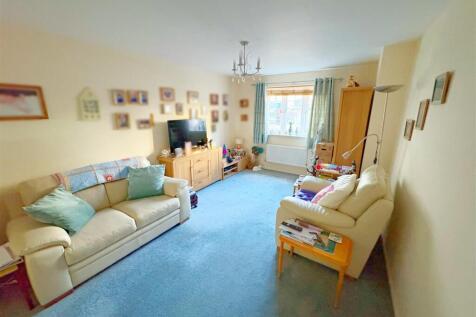 Lounge Dining room.jpg