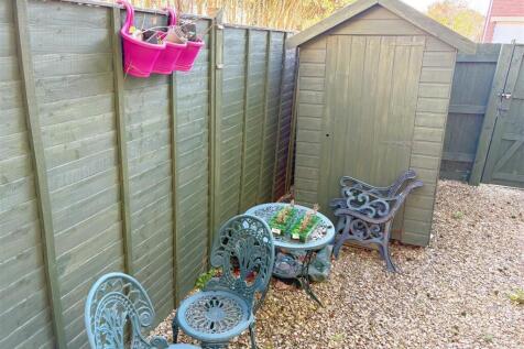 Garden to rear (1).jpg