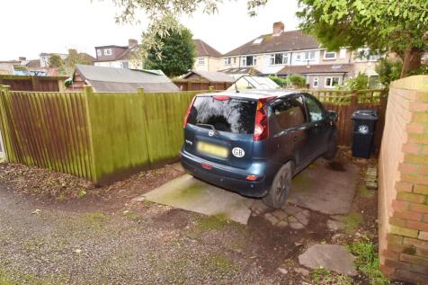 Parking space at rear.jpg