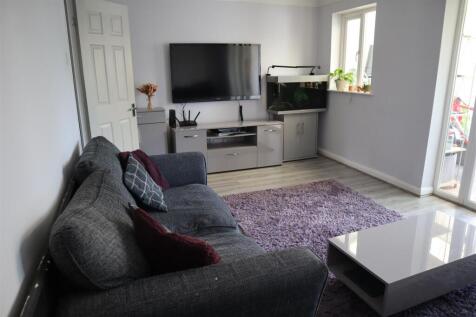 5 Living Room.JPG