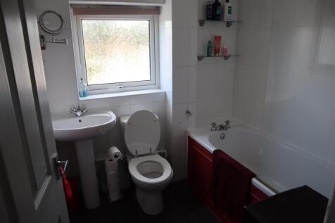 14 Bathroom.JPG