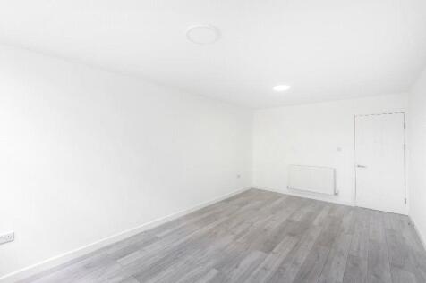 Living/Dining Room 2