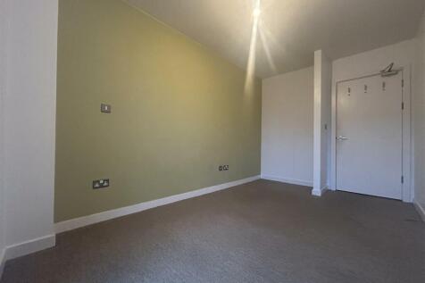 1st Bedroom (2).jpeg