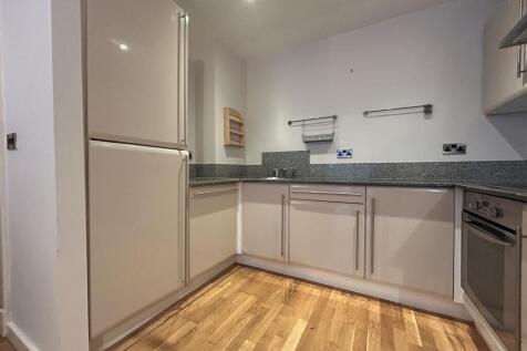 Kitchen (2).jpeg
