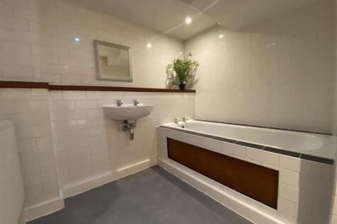 1st Bathroom.jpeg