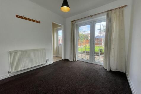 Livingroom 2.jpeg