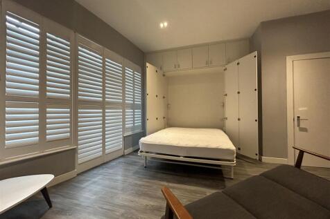 Living Bedroom (9).jpeg