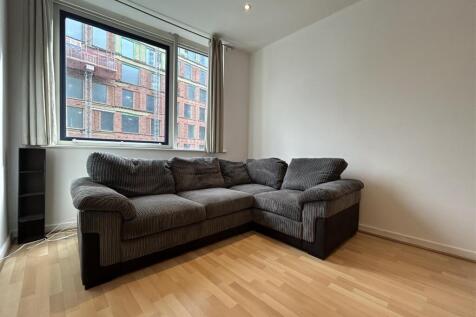 Livingroom (4).jpeg