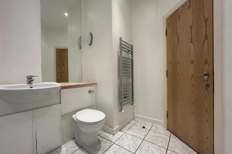 Bathroom (2).jpeg