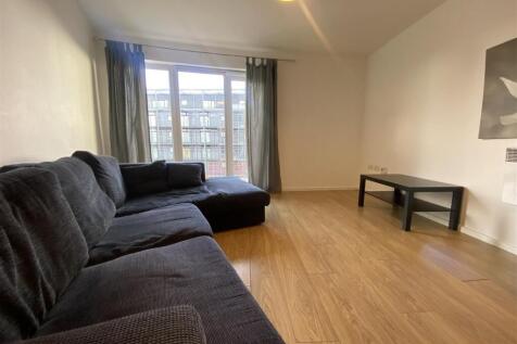 Livingroom 5.jpeg