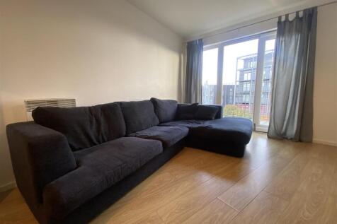 Livingroom 2.jpeg