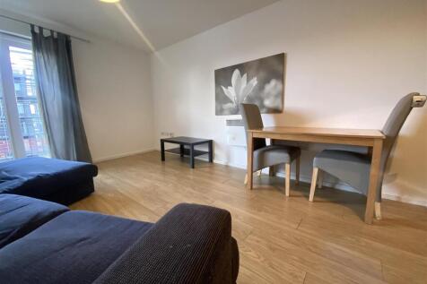 Livingroom 3.jpeg