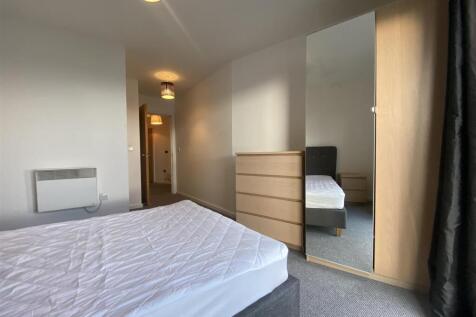 1st Bedroom 3.jpeg