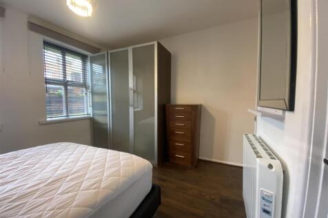 1st Bedroom 2.jpeg